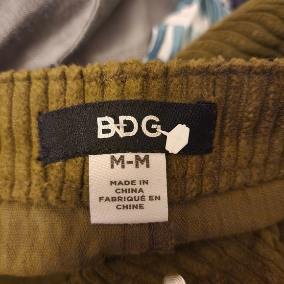 BDG Urban Outfitters Green Corduroy Cutoff Frayed Hem Mini Skirt Women's M EUC - Picture 11 of 12
